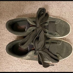 Puma barely worn wide lace sneakers